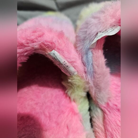 Childerns place Multi-colored two strap slide slippers. 13/1 Girls - Picture 7 of 7